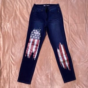 Dark blue, flag-embellished denim jeans; new, DG2